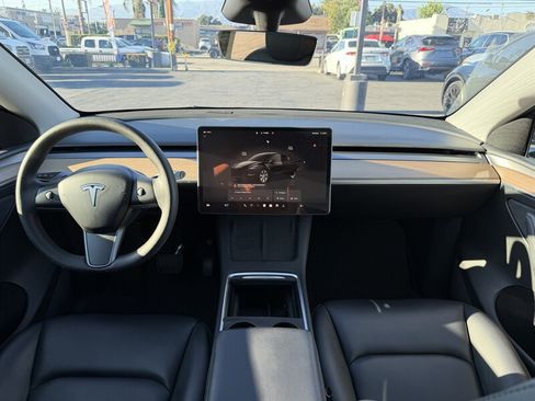 Used 2023 Tesla Model Y Long Range AWD/4WD image 14