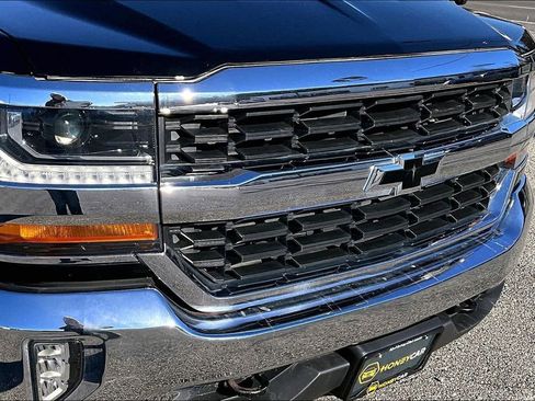 Used 2018 Chevrolet Silverado 1500 LT w/ All Star Edition image 32