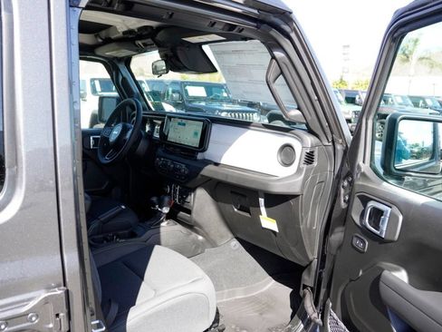 New 2026 Jeep Gladiator Sport AWD/4WD image 21