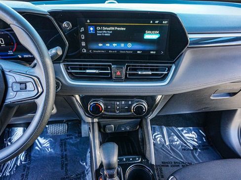 Used 2025 Chevrolet TrailBlazer LT image 33