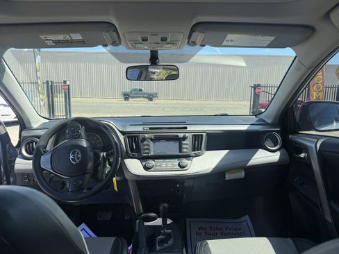 Used 2015 Toyota RAV4 XLE FWD image 18