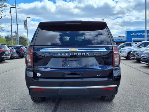 Used 2023 Chevrolet Suburban LT w/ LT Signature Package AWD/4WD image 6