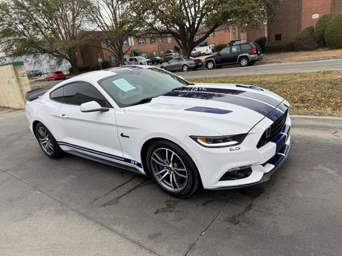 Used 2017 Ford Mustang GT image 13