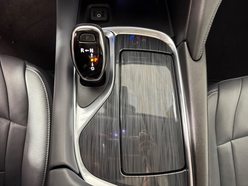 Used 2019 Buick Enclave Essence AWD/4WD image 19