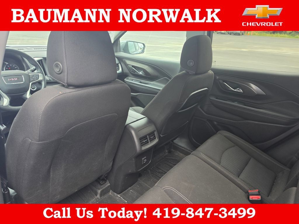 Used 2024 GMC Terrain SLE w/ Driver Convenience Package FWD image 23