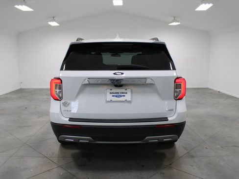 Used 2020 Ford Explorer XLT w/ Equipment Group 202A image 8