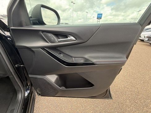 Used 2025 Chevrolet Equinox RS w/ Safety and Technology Package FWD image 43