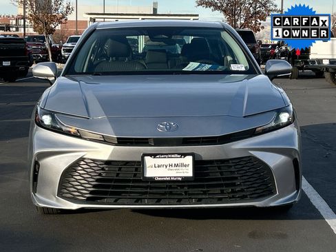 Used 2025 Toyota Camry SE image 9