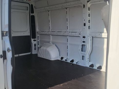 Used 2021 RAM ProMaster 2500 w/ Premium Appearance Group FWD image 22