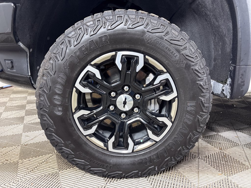 Used 2024 Chevrolet Silverado 1500 ZR2 w/ Technology Package AWD/4WD image 12