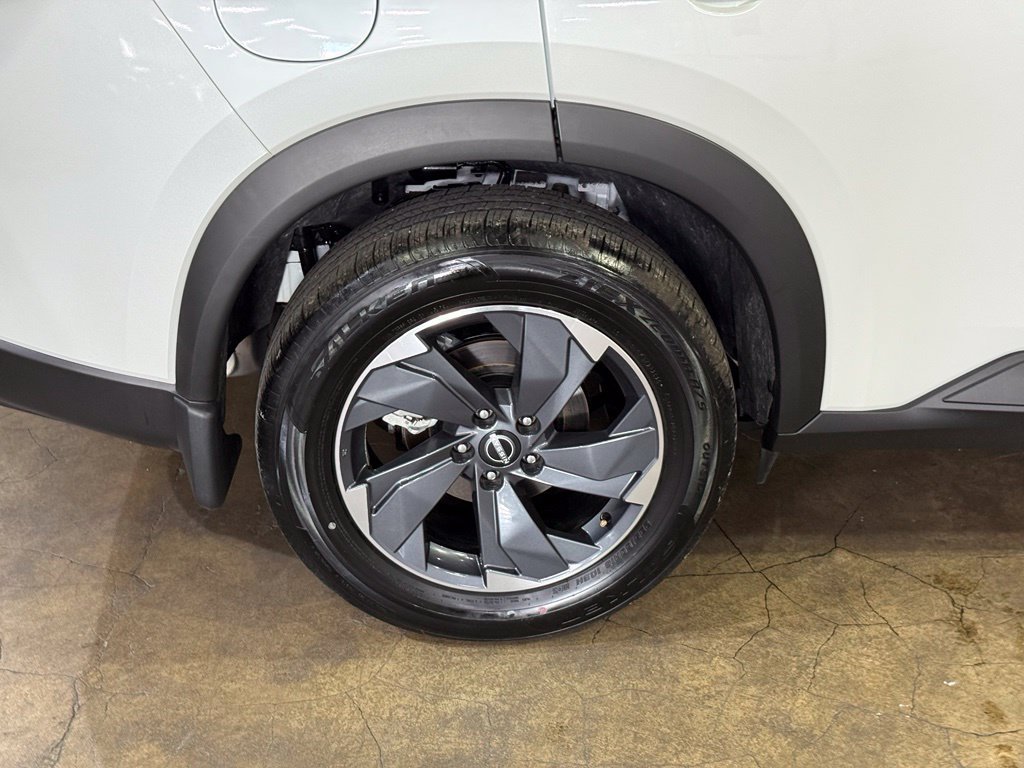 Certified 2025 Nissan Rogue SV w/ SV Premium Package FWD image 6