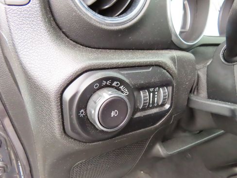 Used 2018 Jeep Wrangler Unlimited Sahara w/ LED Lighting Group image 13