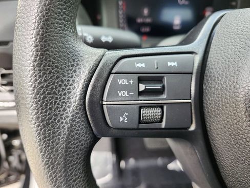 Used 2025 Honda Accord LX image 31