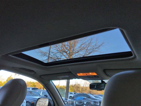 Used 2011 Toyota Highlander Limited image 23