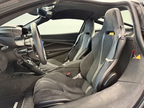 New 2026 McLaren 750S image 12