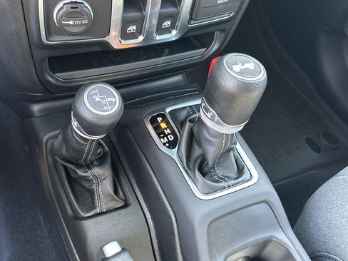 Used 2024 Jeep Wrangler Sport S image 24