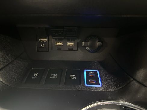 Used 2019 Toyota Highlander Limited w/ Protection Package #3 image 63