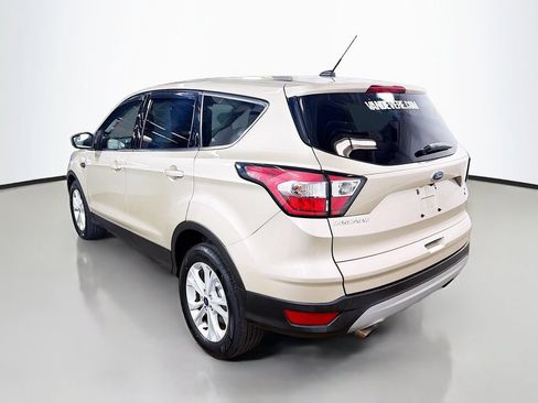 Used 2017 Ford Escape SE FWD image 7