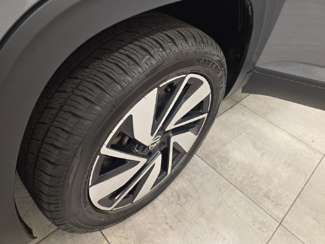 Used 2025 Volkswagen Atlas SE AWD/4WD image 37