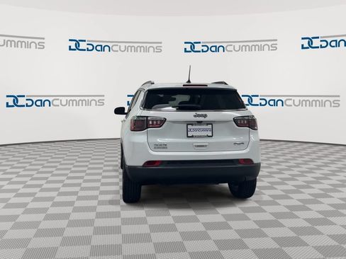 Used 2023 Jeep Compass Latitude AWD/4WD image 7
