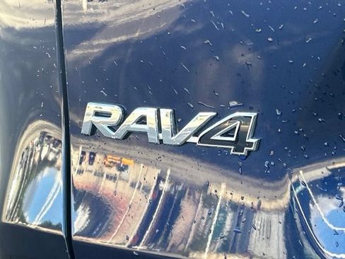 Used 2020 Toyota RAV4 XLE w/ Convenience Package AWD/4WD image 7