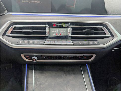 Used 2022 BMW X7 xDrive40i w/ Premium Enhanced Package image 28