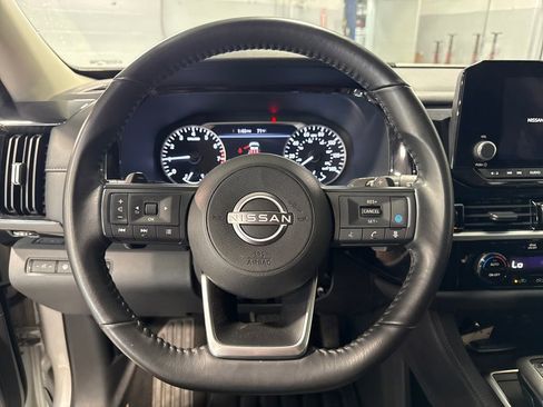 Used 2025 Nissan Pathfinder SV AWD/4WD image 5