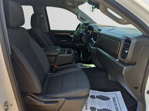 Used 2023 Chevrolet Silverado 1500 LT AWD/4WD image 16