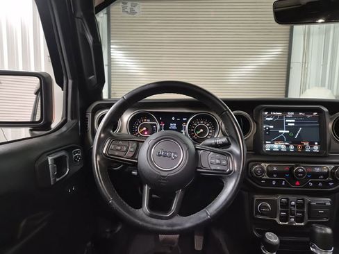 Used 2021 Jeep Gladiator Willys image 35