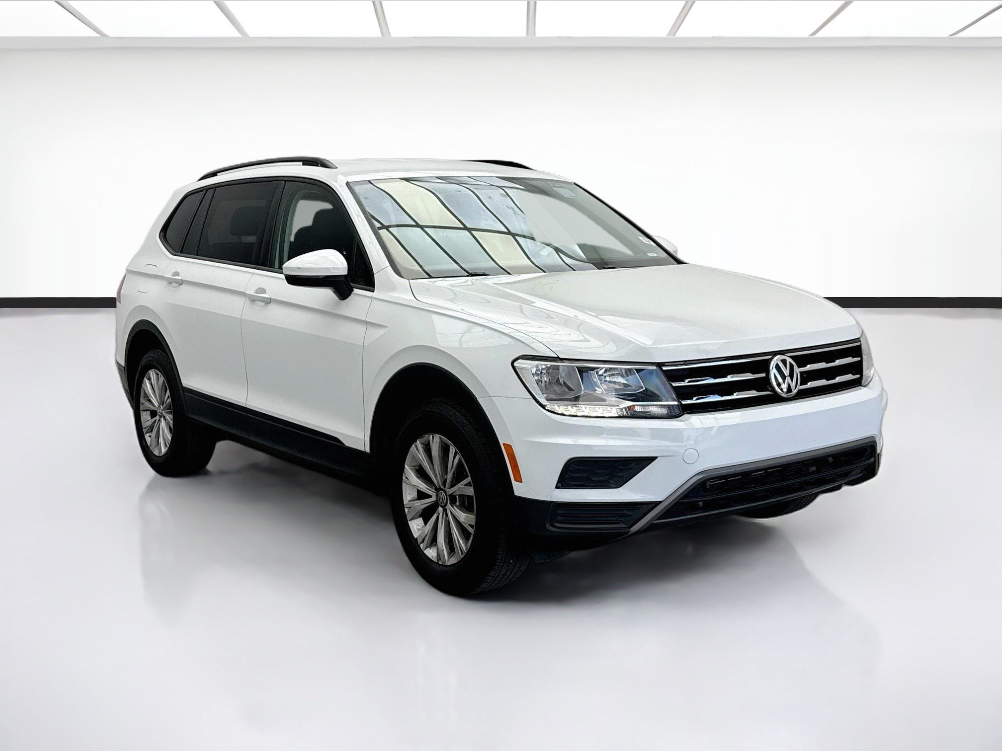 Used 2020 Volkswagen Tiguan S FWD image 3