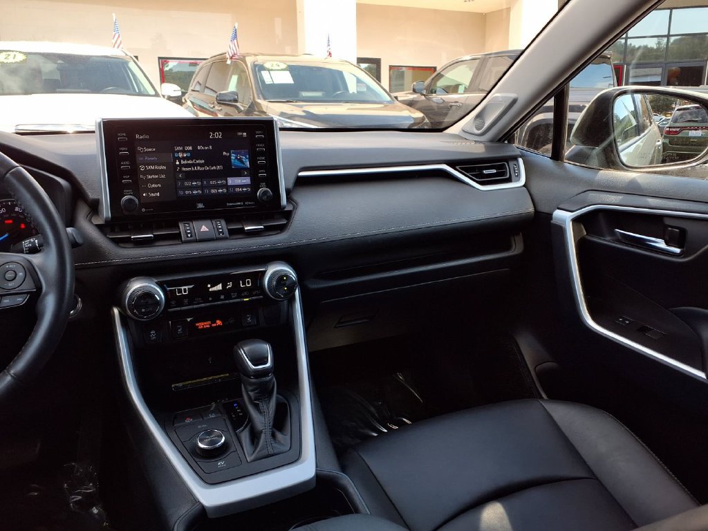 Certified 2021 Toyota RAV4 XLE Premium AWD/4WD image 31