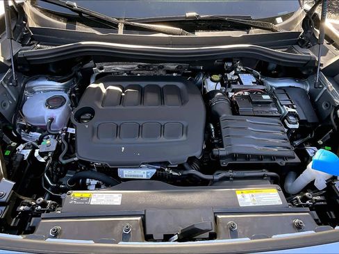 New 2026 Volkswagen Tiguan SE image 16