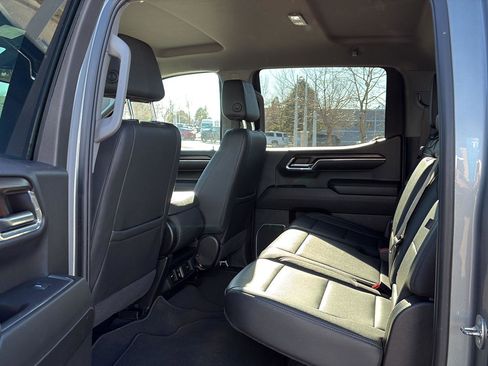 Used 2024 GMC Sierra 1500 SLT image 17