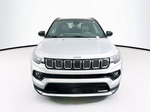Used 2025 Jeep Compass Limited AWD/4WD image 2
