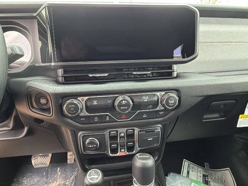 New 2026 Jeep Gladiator Sport image 28