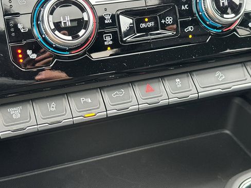 New 2026 GMC Sierra 2500 AT4 w/ AT4 Premium Plus Package image 23