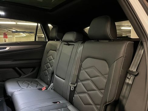 New 2026 Volkswagen Atlas Cross Sport SE image 23