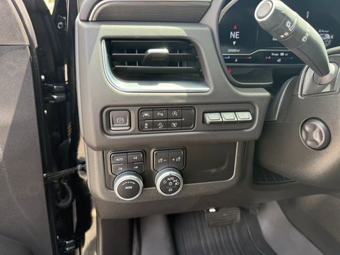 Used 2023 GMC Yukon XL AT4 w/ AT4 Premium Package AWD/4WD image 10