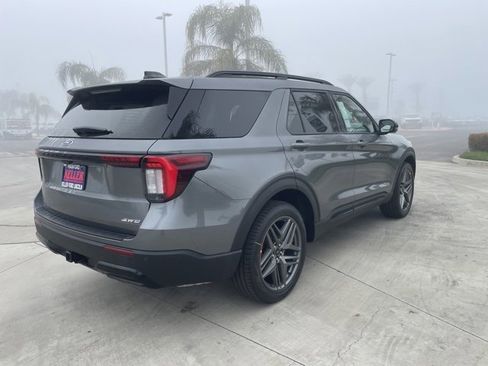 New 2026 Ford Explorer ST-Line w/ ST-Line Street Pack image 5