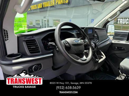 Used 2025 Ford Transit 250 Low Roof w/ Exterior Upgrade Package RWD image 4