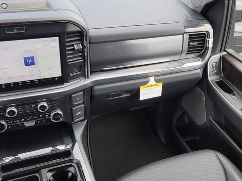 Used 2025 Ford F250 Lariat AWD/4WD image 6