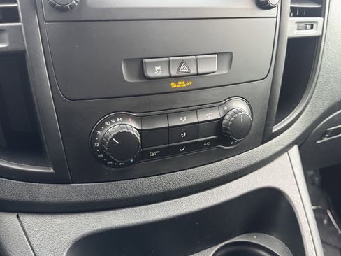 Used 2021 Mercedes-Benz Metris image 23