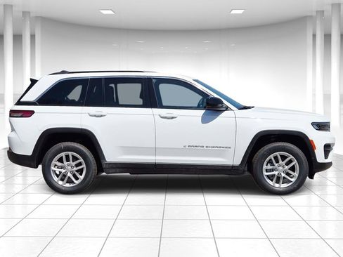 New 2026 Jeep Grand Cherokee Laredo X image 2