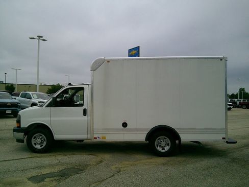 New 2025 Chevrolet Express 3500 w/ Power Convenience Package image 4