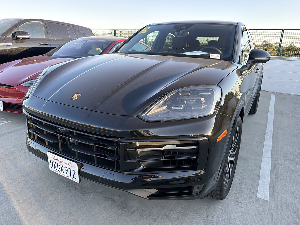 Used 2024 Porsche Cayenne Coupe AWD/4WD image 2