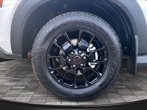 New 2026 Nissan Armada PRO-4X w/ Captain's Chari Seat Package AWD/4WD image 12