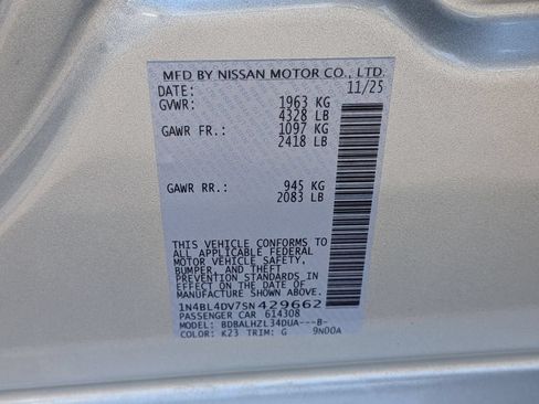 Used 2025 Nissan Altima 2.5 SV FWD image 35