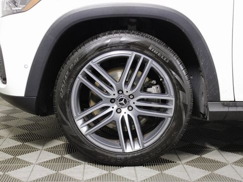 Certified 2024 Mercedes-Benz GLS 450 4MATIC image 35