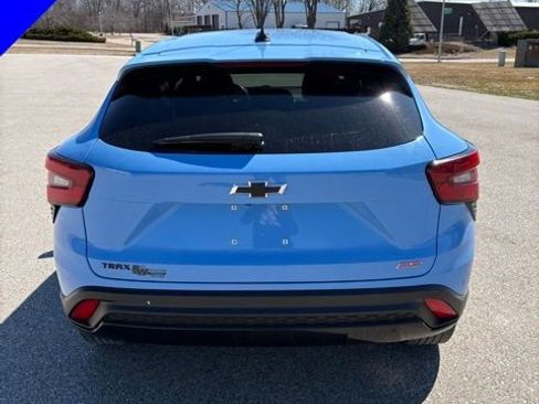 Used 2024 Chevrolet Trax RS w/ Driver Confidence Package image 5