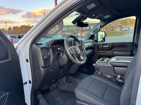 Used 2024 Chevrolet Silverado 2500 Custom w/ Custom Value Package RWD image 16